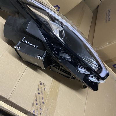 MG ZS 2019 흰색 왼쪽 및 오른쪽 헤드라이트 OE 10550754 자동차 픽업용 MG SAIC 플라스틱