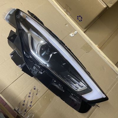 MG ZS 2019 흰색 왼쪽 및 오른쪽 헤드라이트 OE 10550754 자동차 픽업용 MG SAIC 플라스틱