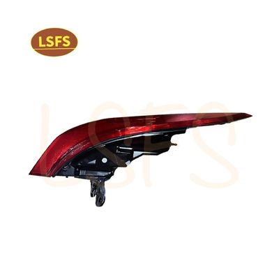 SAIC Maxus D60 자동차 후면 후문 브레이크 경고등 12V C00160067 OEM 후면등