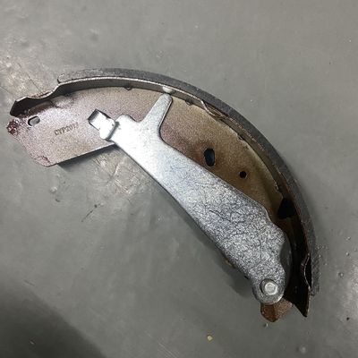 자동차 모델 T60 SAIC Maxus Superior 스톱링 파워를 위한 후방 브레이크 패드 OE C00168948